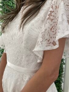 NICOLE blonde konfirmationskjole 2026 med stretch