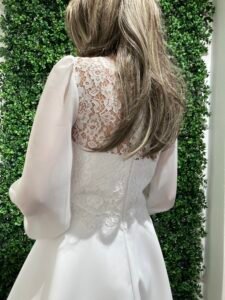 Smuk konfirmationskjole NADIA 2026 med lange ærmer