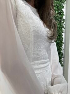 ZARA konfirmationskjole 2026 blonde detaljer