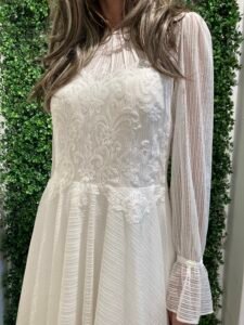 Konfirmationskjole REAL SILK 2026 flæseærmer