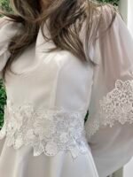 Populær konfirmationskjole 2026 til piger – LINDA med lange puf-ærmer