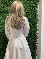 LINDA konfirmationskjole 2026 – elegant A-form og feminint snit