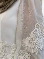 Konfirmationskjole 2026 – LINDA med romantiske chiffonærmer