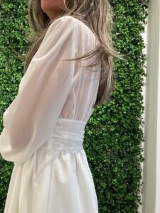 DIANA konfirmationskjole 2026 – smuk ryg og høj hals